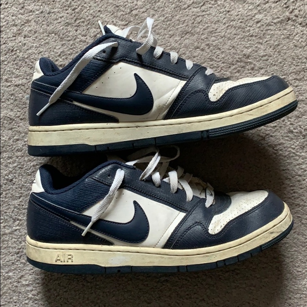 Men’s size 11 navy and white Nike’s